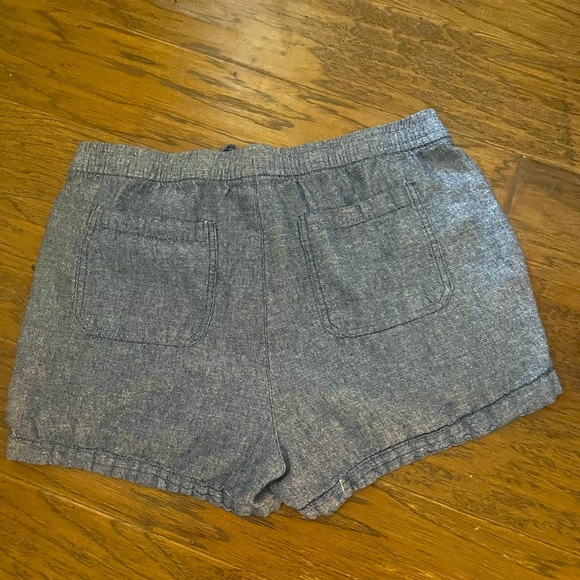 Old Navy Women's Shorts LARGE - Picture 2 of 3